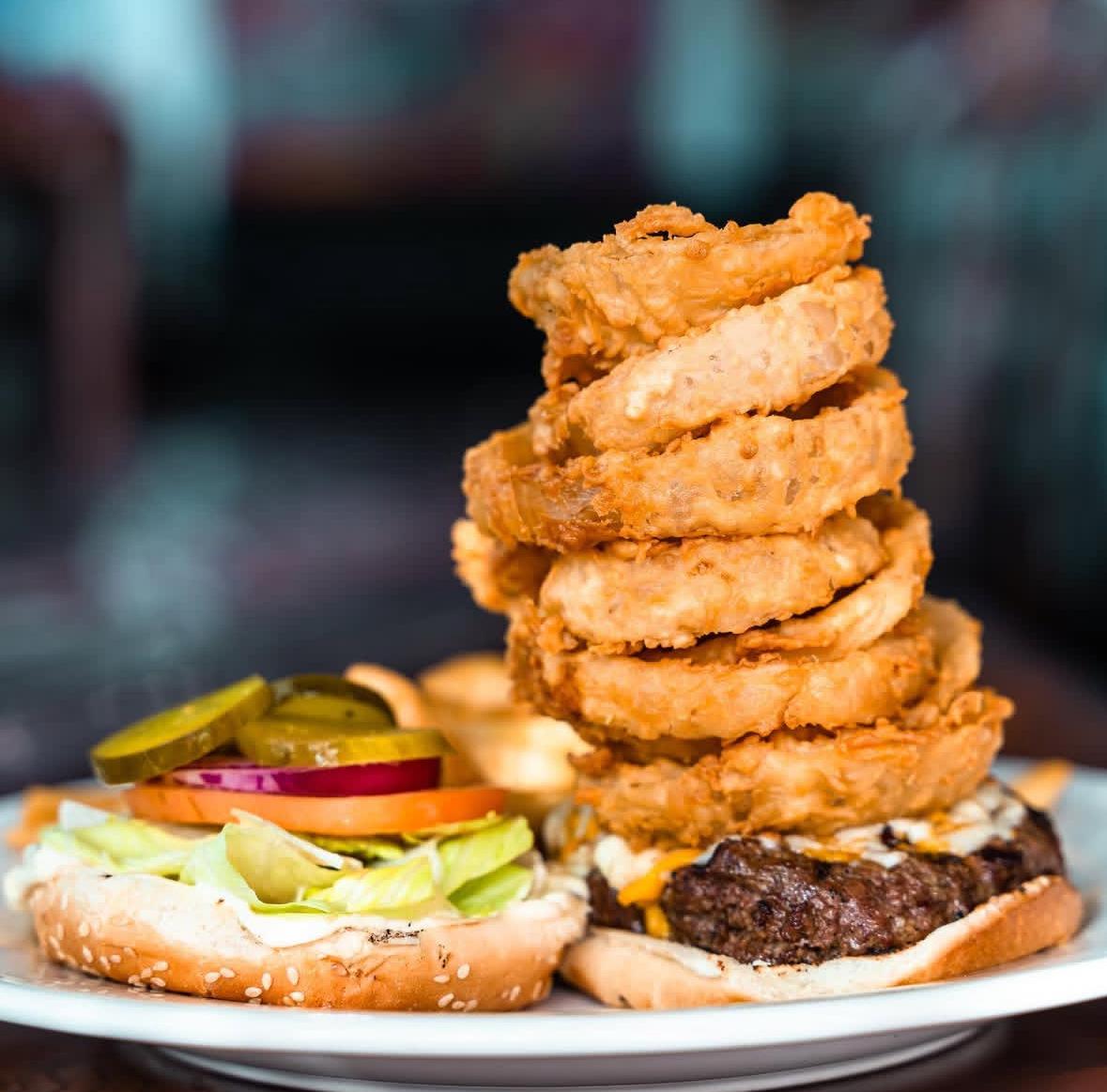CRISPY ONION AND CHEESEBURGER