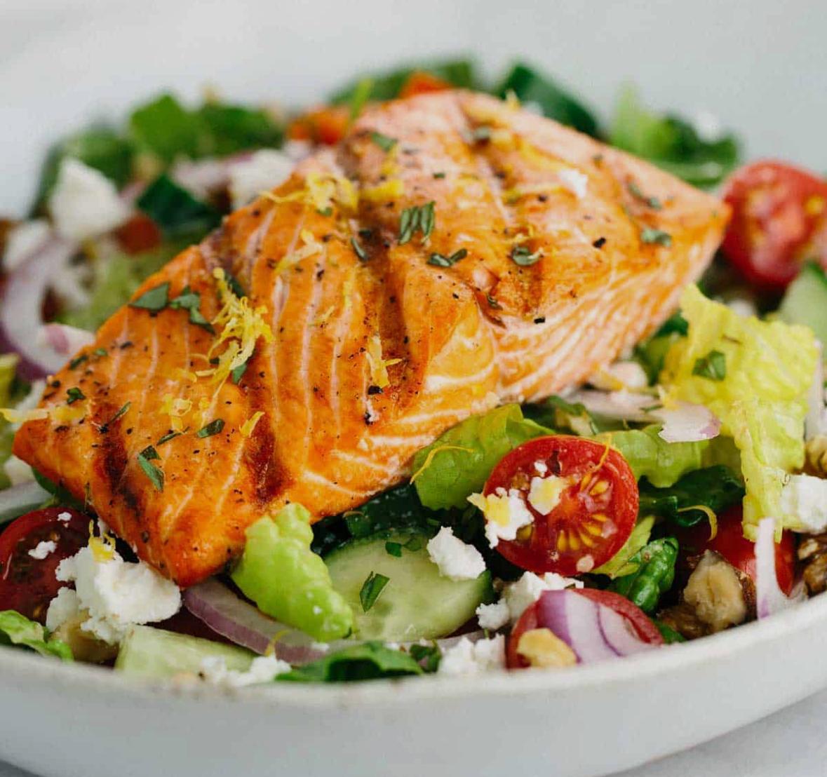 SHICHIMI SALMON SALAD